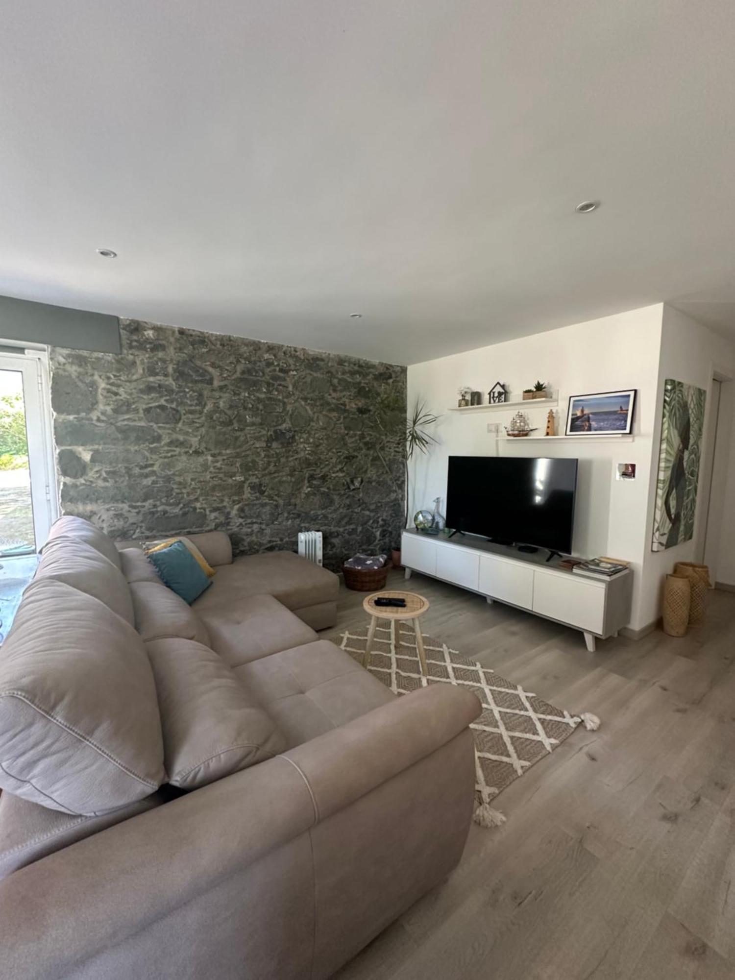 The Valley House Apartment *